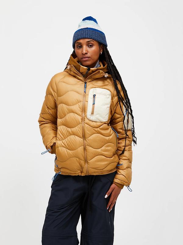 Peak Performance Women's Helium Utility Down Hooded Jacket - Sierra Sand/Sand Fog Image 2