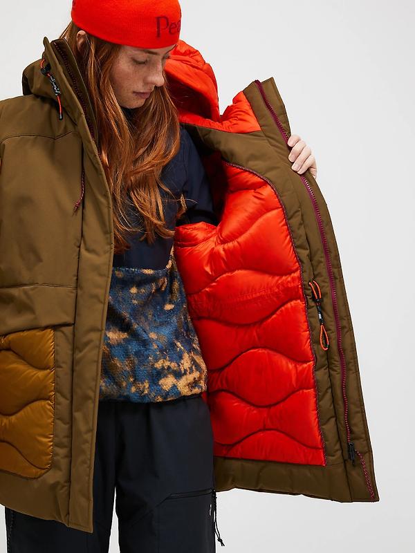 Peak Performance Women's Infusion Helium Down Parka - Meadow Moss/Earthy Summit Image 6