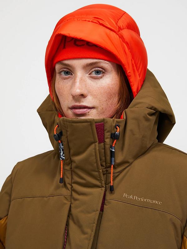 Peak Performance Women's Infusion Helium Down Parka - Meadow Moss/Earthy Summit Image 7