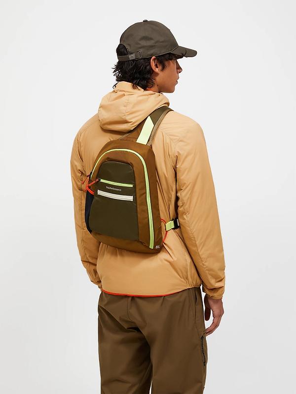 Peak Performance Outdoor Crossbody Bag 8.6L - Earthy Summit Image 2