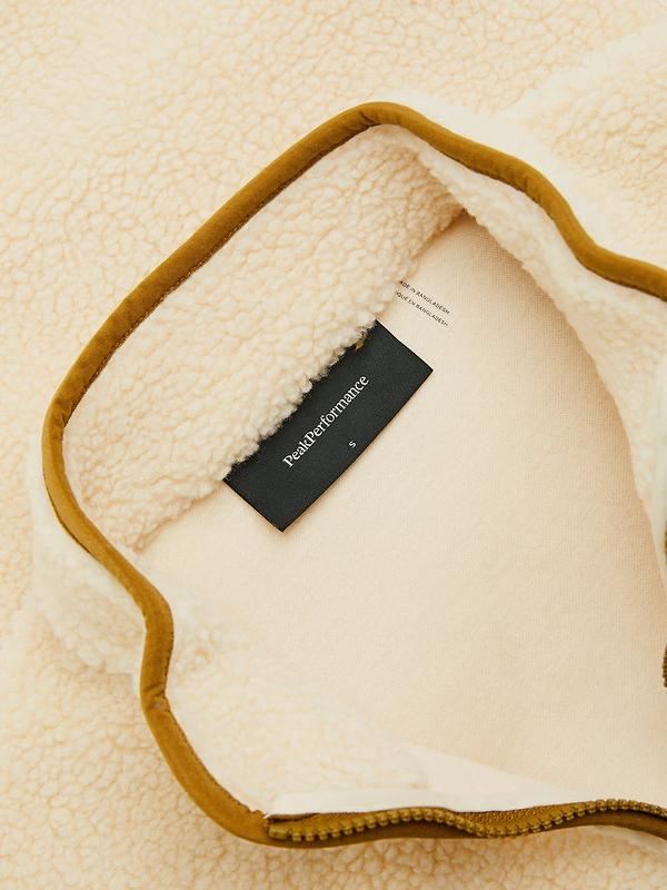 Peak Performance Women's Solid Pile Jacket - Sand Fog Image 7