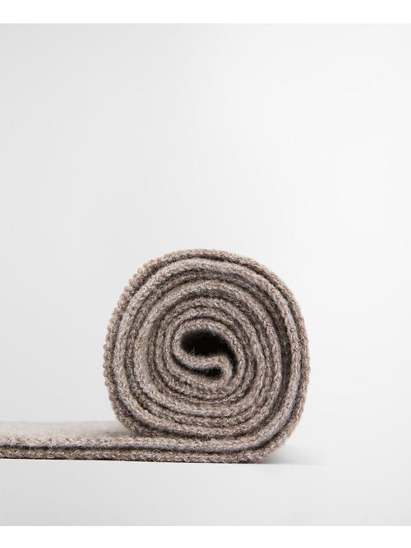 Barbour Women's Winona Beanie and Scarf Gift Set - Taupe Image 8