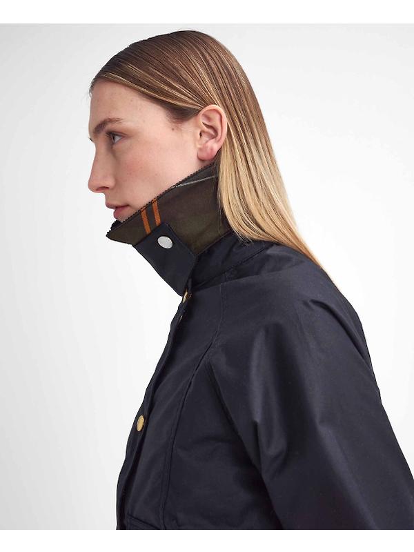 Barbour Women's Cropped Beadnell Wax Jacket - Black/Classic Image 5