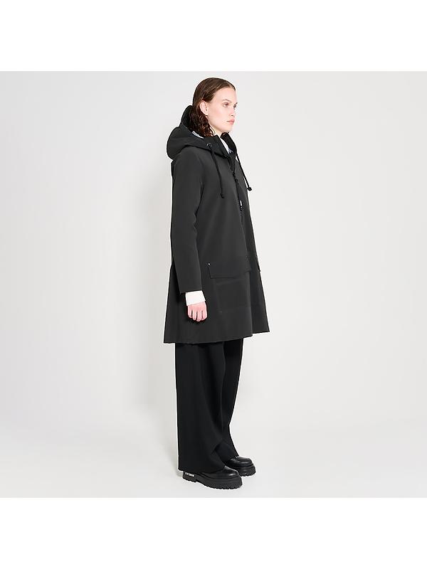 Stutterheim Women's Mosebacke Lightweight Patch Raincoat - Matte Black Image 4
