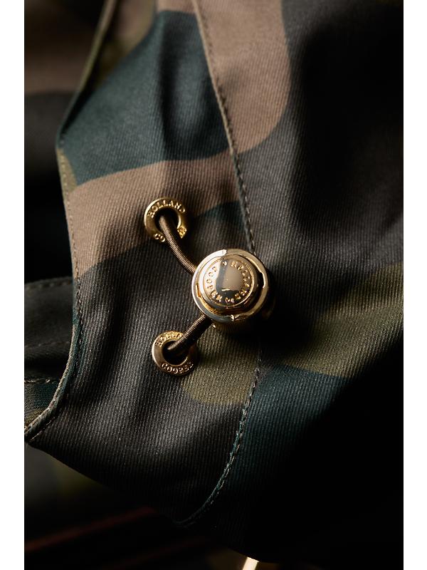 Holland Cooper Women's One-Size Lightweight Waterproof Coat - Camo Image 11