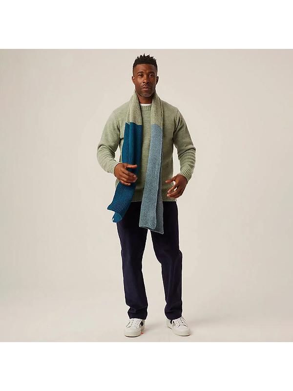 Peregrine Men's Makers Made In England Crew Jumper - Mint Image 3