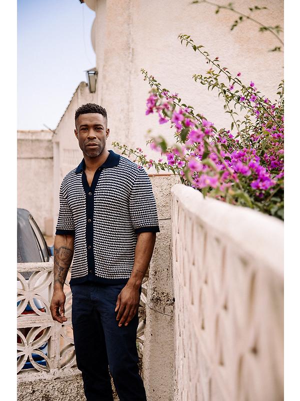 Peregrine Men's Island Crochet Shirt - Navy Image 7
