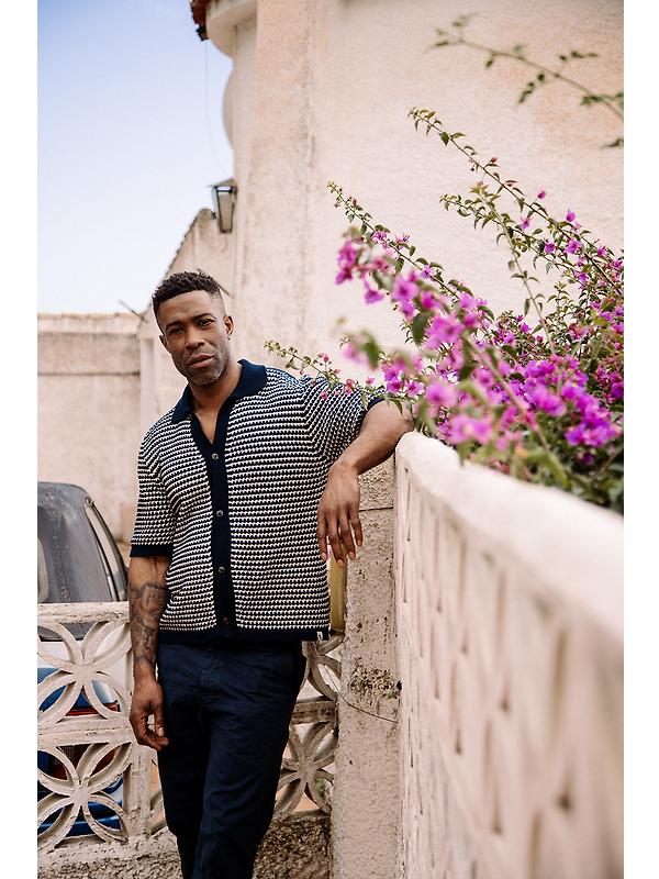 Peregrine Men's Island Crochet Shirt - Navy Image 8