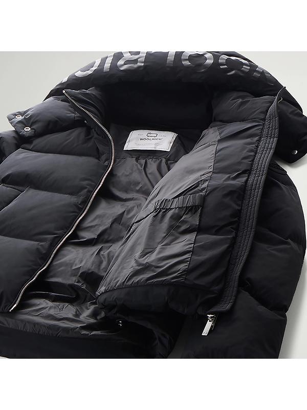 Woolrich Women's Short Alsea Down Puffer Jacket - Black Image 10