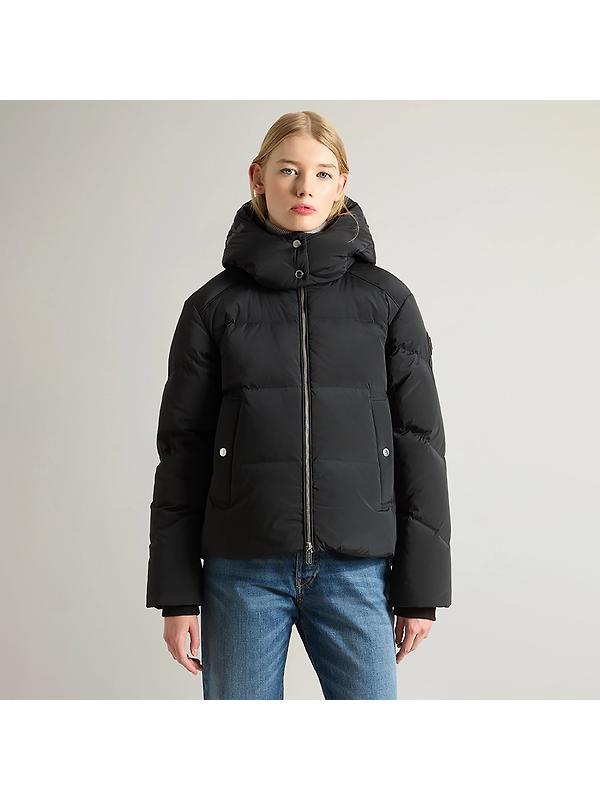 Woolrich Women's Short Alsea Down Puffer Jacket - Black Image 2