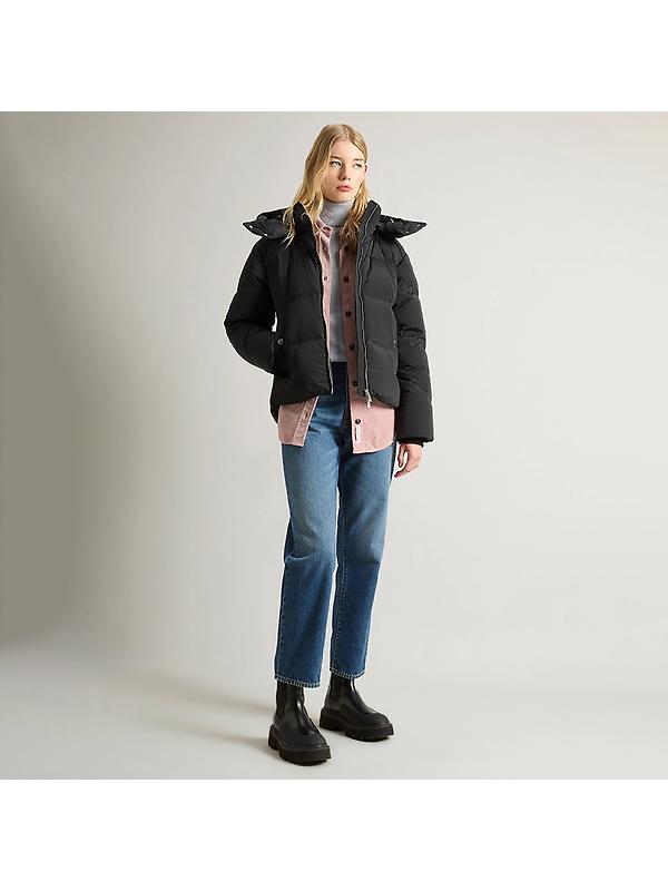 Woolrich Women's Short Alsea Down Puffer Jacket - Black Image 3