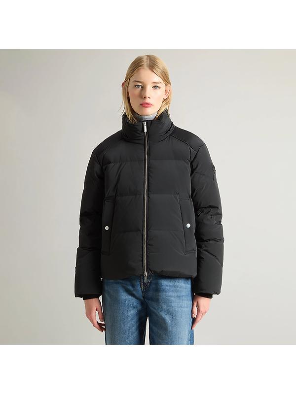 Woolrich Women's Short Alsea Down Puffer Jacket - Black Image 5