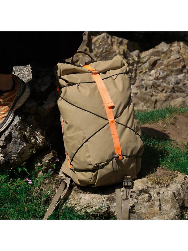 Elliker Dayle Roll Top Backpack 21/25L - Black Image 15