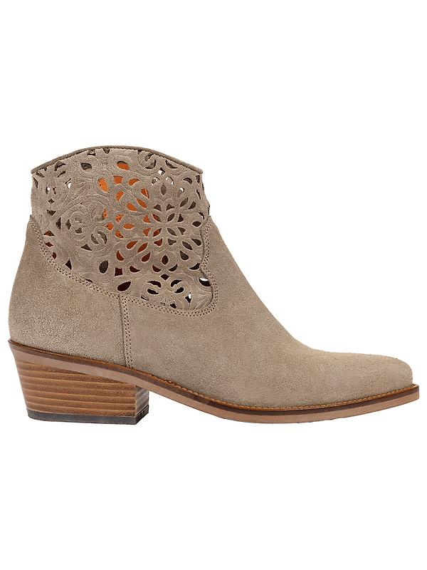 Penelope Chilvers Women's Cassidy Cut Out Lace Boots - Camel Image 1