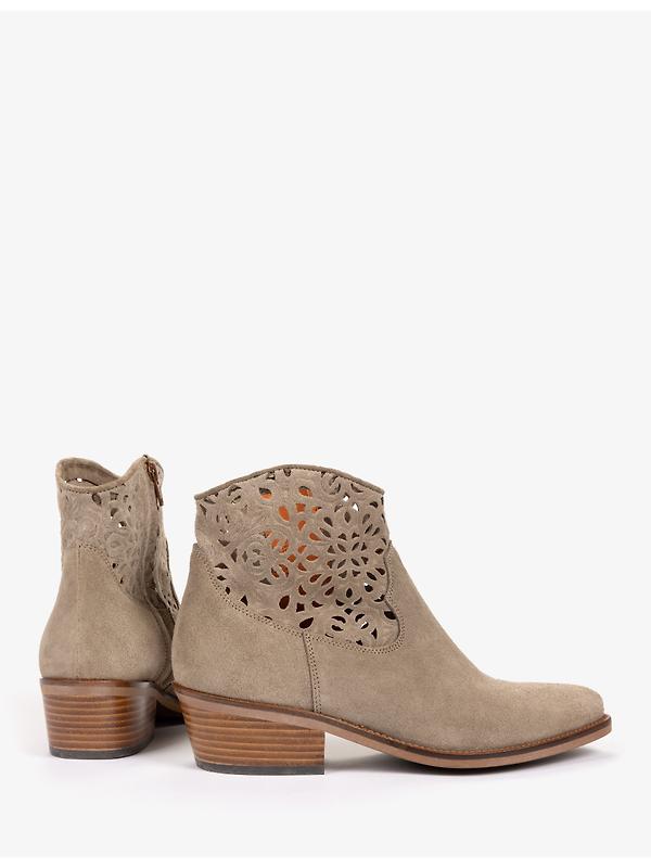 Penelope Chilvers Women's Cassidy Cut Out Lace Boots - Camel Image 2