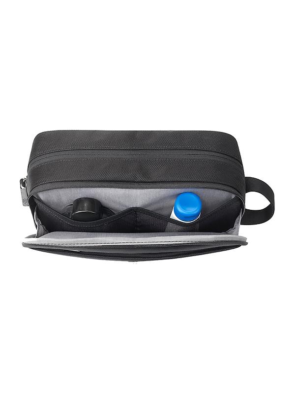 Victorinox Werks Traveler 6.0 Toiletry Kit - Black Image 3